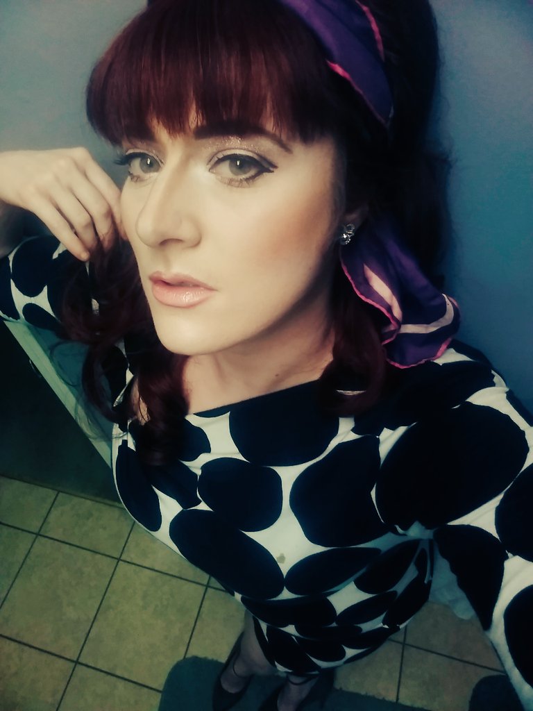 SofiedeSade's tweet photo. Simone take me out! #redheaded #1960sfashion #retrofashion #60s #60style #burlesquedancer #polkadotdress #hairscarf #vintagefashion #vintagemakeup #vintagestyle #vintagebeauties #style #StLouis #stlburlesque #makeup #makeupartist #makeupaddict #hairlove #redheaded #redhairedgirl https://t.co/tcmKXTJKNK