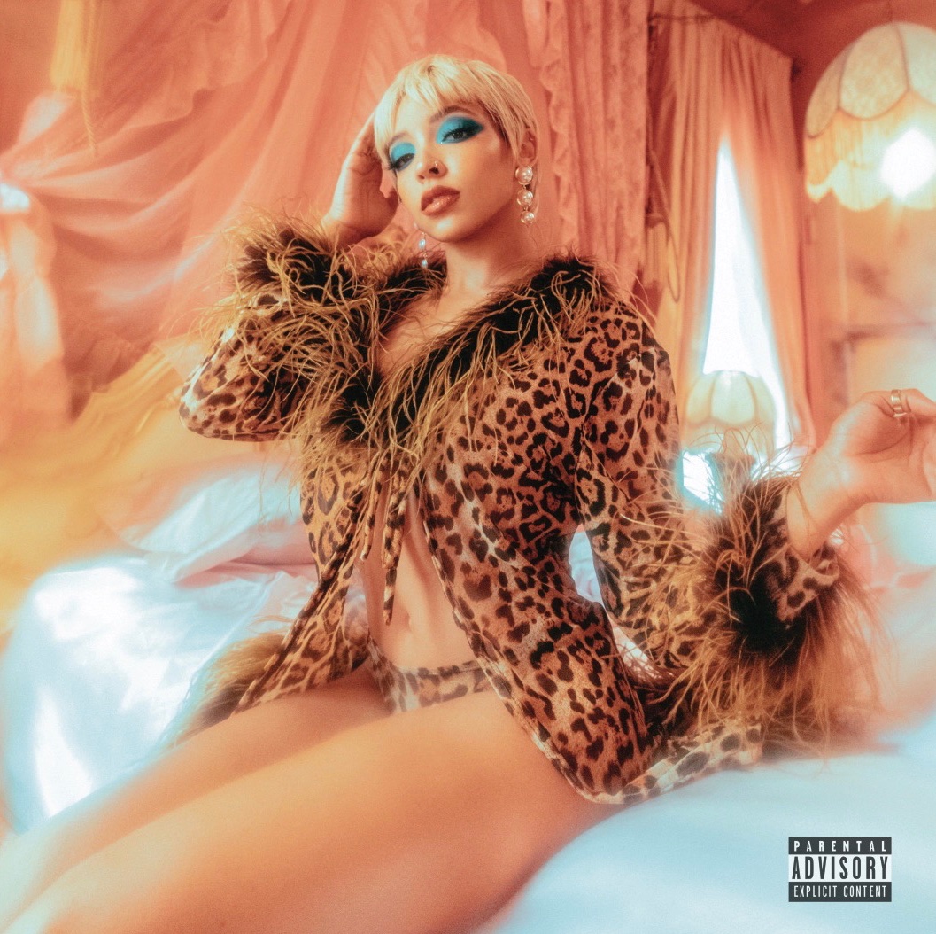 Tinashe's tweet photo. New Nashe 🔥 7/17 https://t.co/0dfS4ycKSh