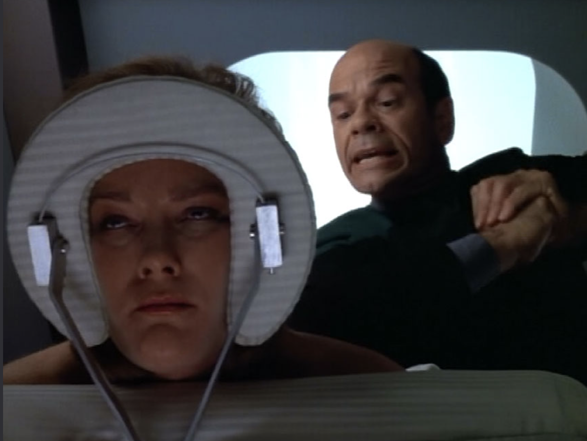 TrekMovie's tweet photo. It's #EverybodyDeservesAMassageWeek 
But maybe everybody doesn't deserve one from the EMH.
#StarTrekVoyager https://t.co/10IqZMBiHH