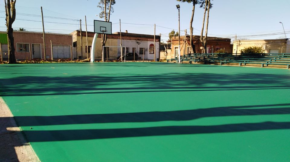 GobiernoRocha's tweet photo. #Proyecta2019
#Deportes
#PlacitaDeportes de Rocha
Espacio deportivo emblemático de la ciudad, renovado, y colorido.
Espacios públicos para la práctica deportiva mejoran la calidad de vida de niños, niñas, jóvenes y adultos.
#RochaCrece en espacios deportivos https://t.co/zJScQUQGbw