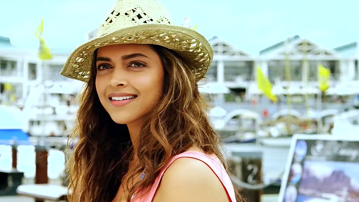  #8YearsOfVeronica- Deepika Appreciation Tweet. END.