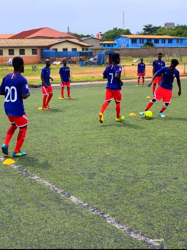 Difficult doesn't mean impossible 
It only means u have to work hard .

Have a great week 
❤💛