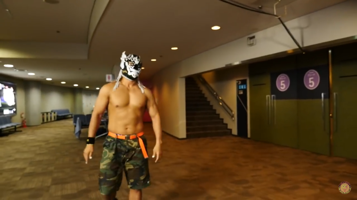 So Hiromu wins BOSJ and the Jr Heavyweight title, he's giving backstage comments when suddenly...... (same Hiro that orange belt/camo shorts combo is......something)