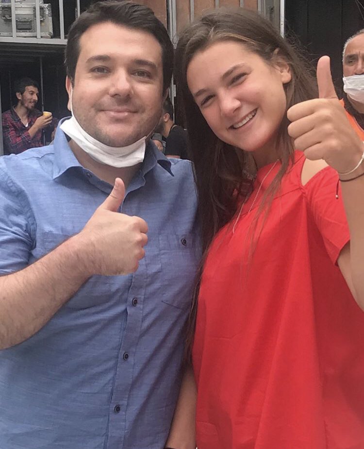 nochenisas's tweet photo. Şu tipe bak tam yemelik @BolukbasiNisa #survivor2020 #nisabolukbasi https://t.co/u0p1qgKLRM
