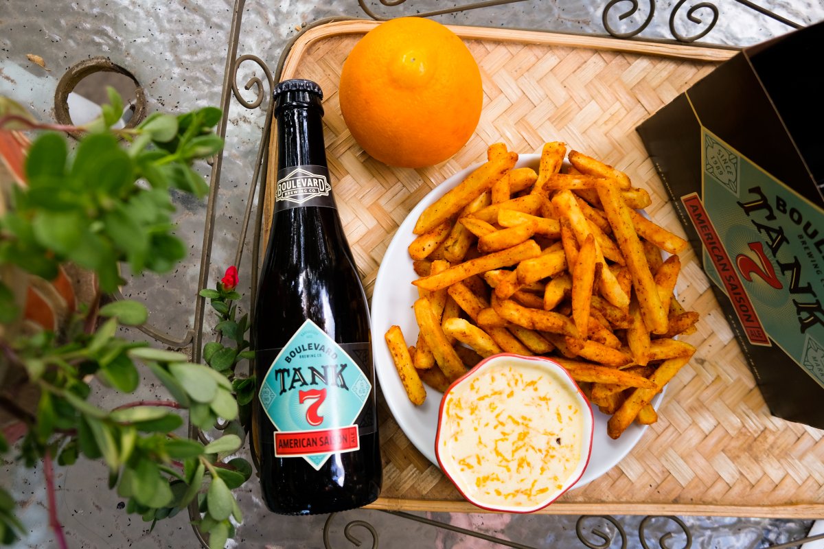 Boulevard_Beer's tweet image. Happy #NationalFrenchFryDay! We whipped up this fresh &amp;amp; tangy Tank 7 Aioli to pair with any fried potato of your choice and an ice cold beer. Wanna try it? We wrote out the super simple recipe right here for you to make at home. blvd.ly/DipIt