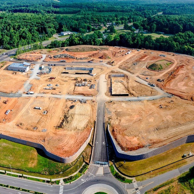 MontDevelopment's tweet image. Aerial view down Freedom Parkway @mosaicatchatham @ChathamParkNC #morethanaplace #live #work #play #learn #PicOfTheDay