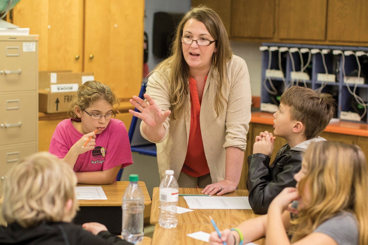 WVUEberly's tweet photo. With the aid of a $3 million grant from @NSF, @WVU_CEHS, @WVUmath and @wvustem are working together to improve math teaching and learning in secondary schools across West Virginia. #WVU #STEM #GoFirst https://t.co/YeMIciaTj3 https://t.co/BwKgMYMBbt