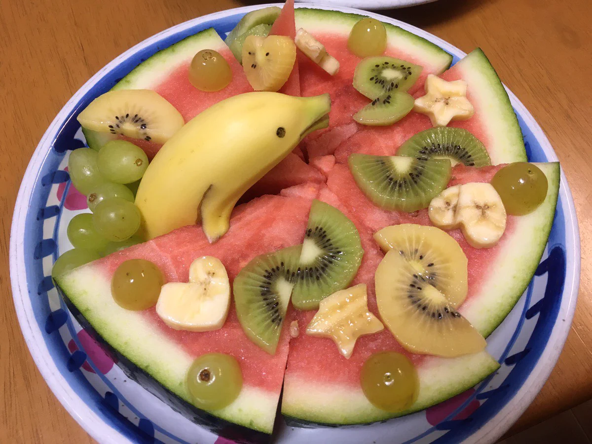 旦那さんにフルーツ切ってもらったら？素敵な盛り付けで出てきた！