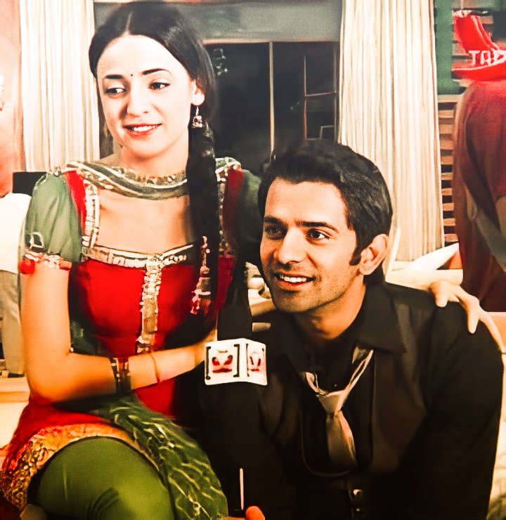 Happiness is never-ending conversations with a best friend. #SanayaIrani  #BarunSobti  #SaRun