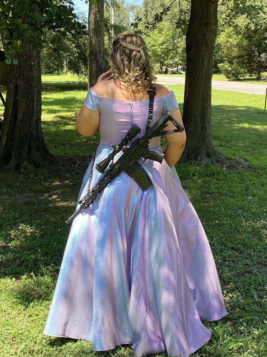 alton_ferrell's tweet photo. Pictures from my daughters formal, one very proud dad.
Don’t let the pretty dress fool you she is one tough country girl. https://t.co/PvTaU186je