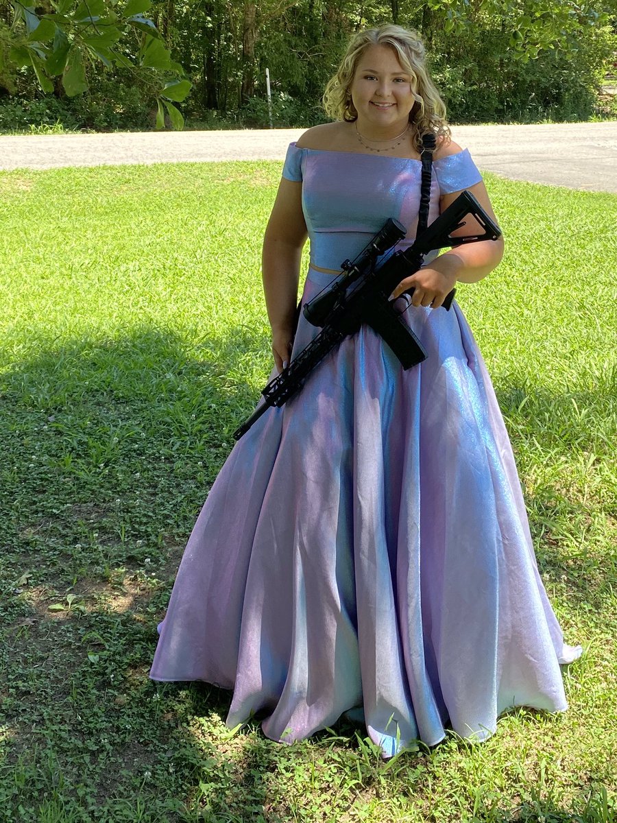 alton_ferrell's tweet photo. Pictures from my daughters formal, one very proud dad.
Don’t let the pretty dress fool you she is one tough country girl. https://t.co/PvTaU186je