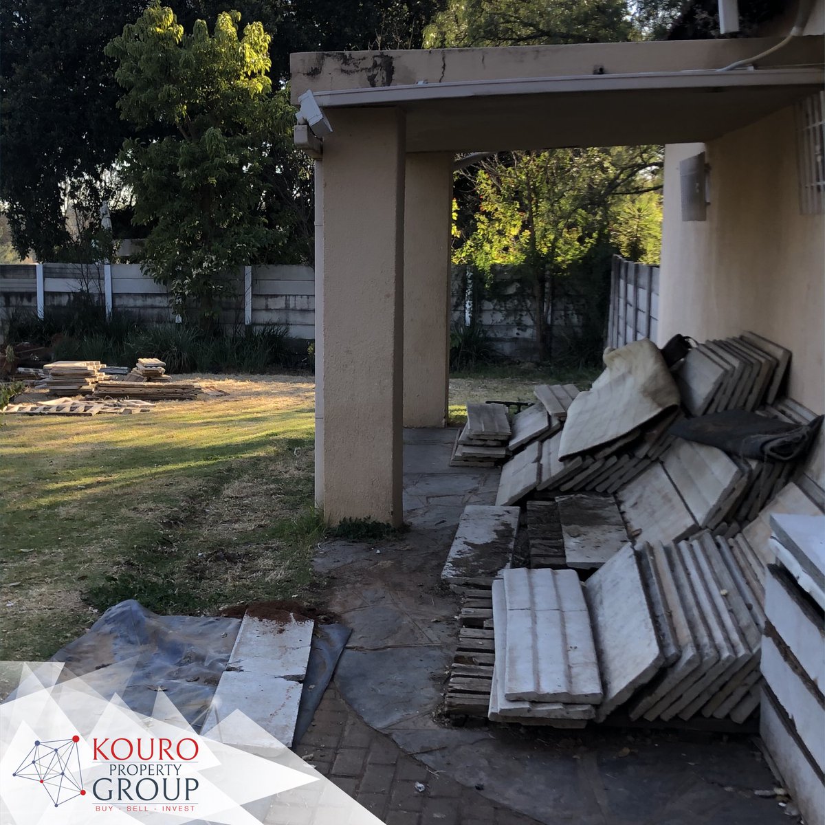 KouroProperty's tweet image. Last week we started with demolitions at our Cooper project! 🏡
Construction will take between 6-8 weeks to complete 🎉
You still have the opportunity to invest with us in this project. Earn up to 15%* ROI per annum.
#cooper #project #property #house #home #invest #investment