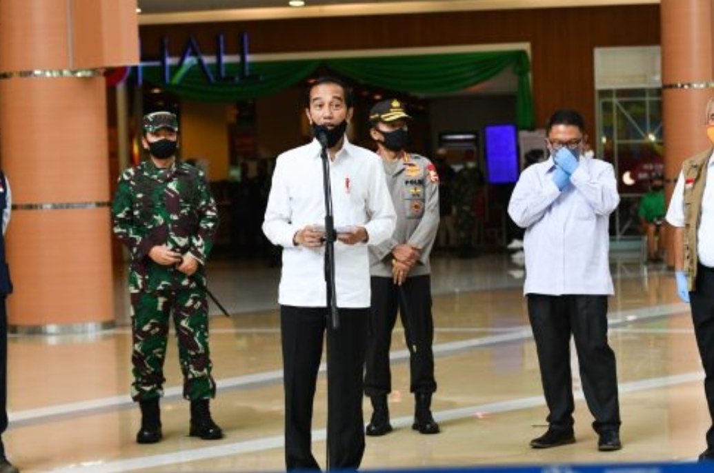rockygerung_rg's tweet photo. Jangan turunkan masker ke dagu. Jangan ikuti manusia yang gak layak dijadikan contoh. :) https://t.co/KnsXTvBacb