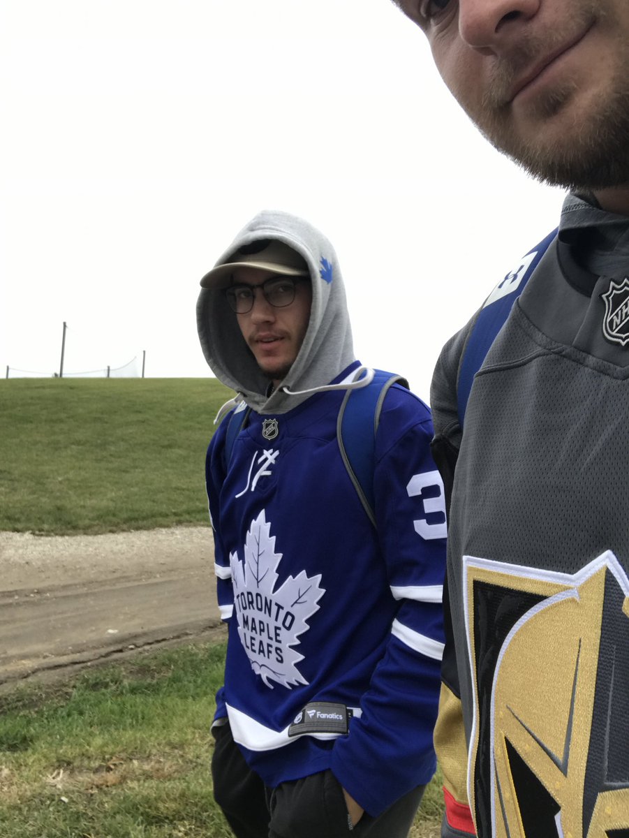 travisstevens30's tweet photo. Open the boarders so I can get my friend back. Happy birthday dare. @24barlas https://t.co/mWWWdqzNbd