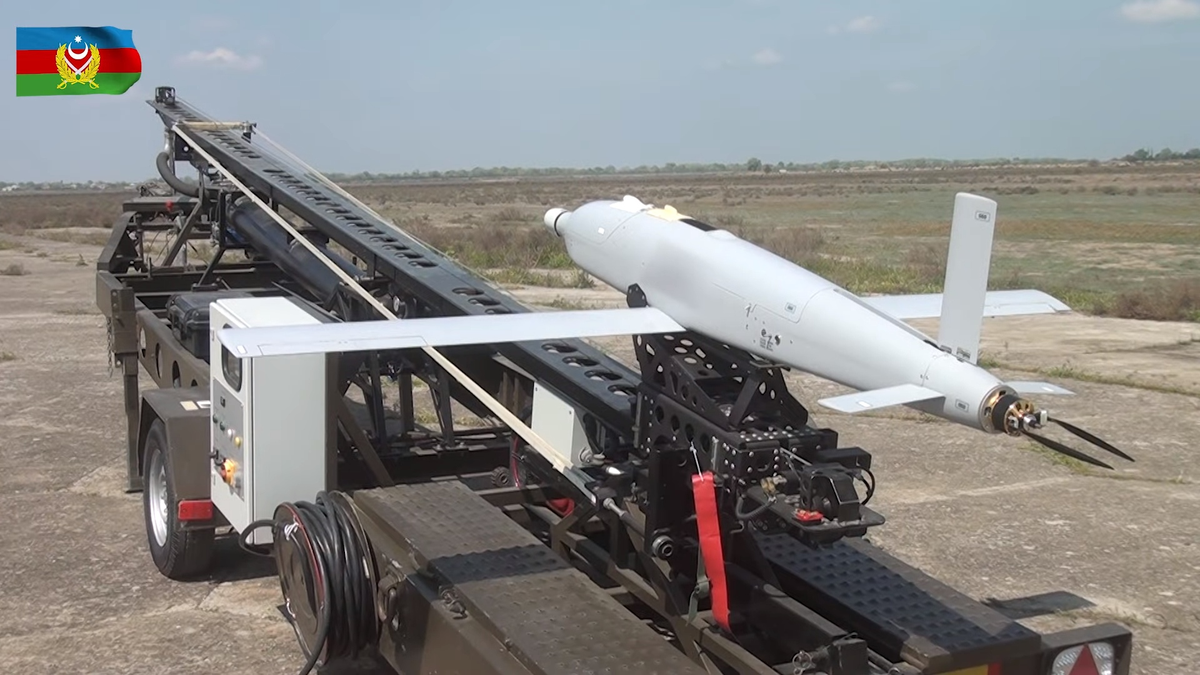 Azerbaijan also reportedly lost a UAV during the fighting, which appears to be an Israeli-built Elbit Systems’ SkyStriker loitering munition. 5/ https://vk.com/milinfolive?w=wall-123538639_1515066 https://www.banak.info/2020/07/bacarik-nkar-xocvel-e-adrbejanakan-ats.html