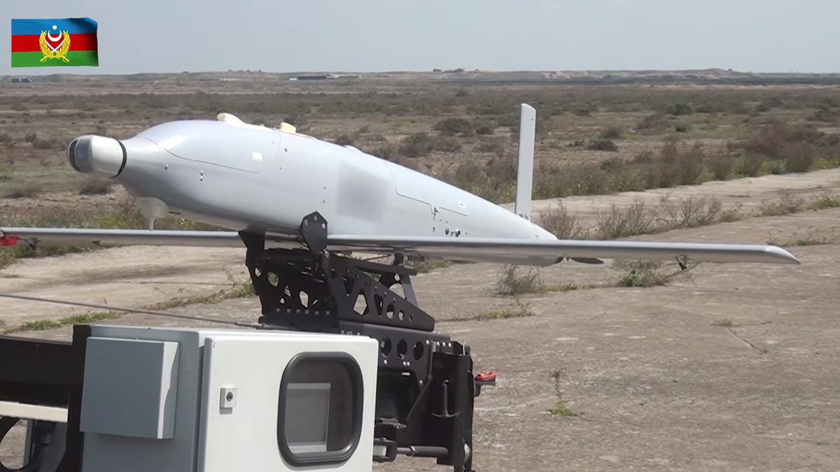 Azerbaijan also reportedly lost a UAV during the fighting, which appears to be an Israeli-built Elbit Systems’ SkyStriker loitering munition. 5/ https://vk.com/milinfolive?w=wall-123538639_1515066 https://www.banak.info/2020/07/bacarik-nkar-xocvel-e-adrbejanakan-ats.html