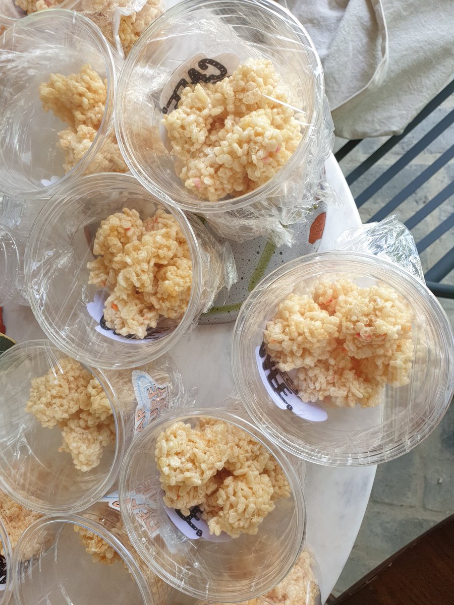 i_Benzzz's tweet photo. ได้กินข้าวพองเงินล้านล้าวววววว😝 https://t.co/f1pvKc2tsC