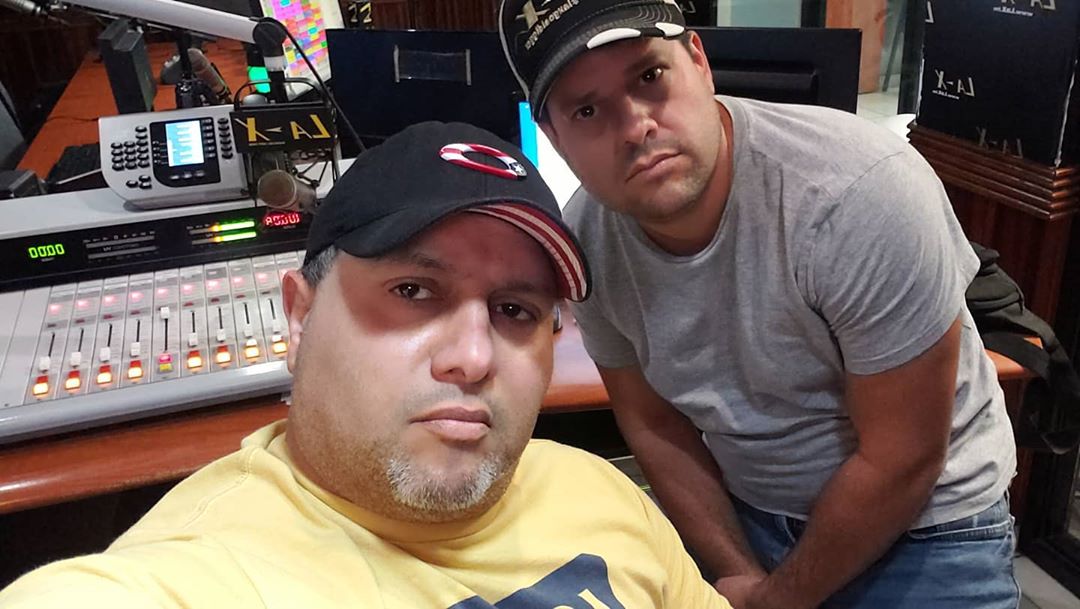 laxpr's tweet photo. Los modelos de La X @tupanaernesto y #elBartender https://t.co/SGsoQwZcht