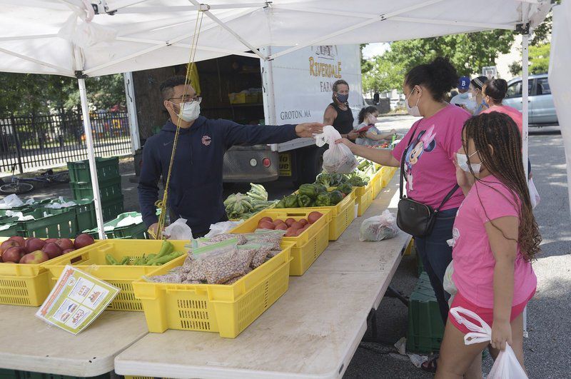 GndwkLawrence's tweet photo. Despite pandemic, farmers markets return to Lawerence, Methuen | via Eagle Tribune https://t.co/LPpNOjuc2B
#LawrenceMA #MethuenMA #GWLFarmersMarket #FreshFoodAccess #FarmersMarket https://t.co/Ksq5CiBpwS