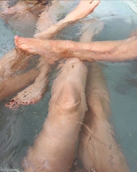 Aphrodite woman is driven to pursue emotional connection & intensity. She is not interested in long relationships unless Hera is also present. She is passionate, sensual, intense, witty and charming. Her magnetic personality draws people in even if she is not top tier beauty.