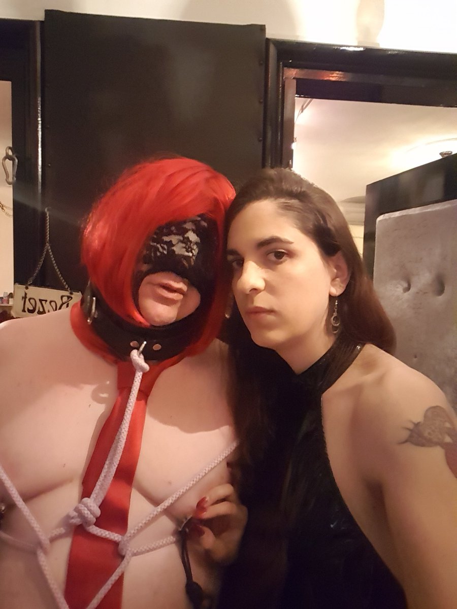 So I was available for sessions last Saturday again (finally!!) and @flucje here couldn't help his itch of getting under my feet. The smart butt needed a bit of a reminder of who's boss and how he should present himself to me, but in the end we had a lot of fun