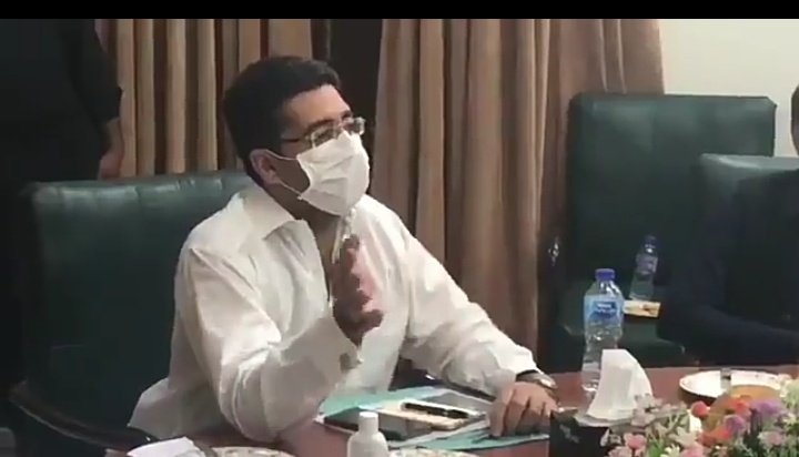 IamMAS100's tweet photo. Well said by MPA Nawab Taimur Talpur in meeting held at DC office umarkot regarding locust issue in umarkot city & different regions of #ukt
#locust_attack
@TaimurTapur @SyedAmeerAShah
@zamirghumro @Sangrisaeed
@Xadeejournalist https://t.co/K598GkURfI