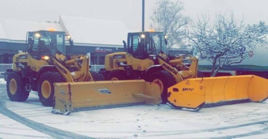 northatlantics1's tweet photo. Throwing at back to last winter with this shot from Chris Howard! ❄️

#snowremovalservices #Northhampton #NewHampshire #winterstorm #snowstorm #snowyday  #snowseason #bobcatequipment #snowplow #snowplowing #snowremoval #snowbros #wintercleanup #snowblower #plowtruck #Skidsteer https://t.co/b0rlmnu2YH
