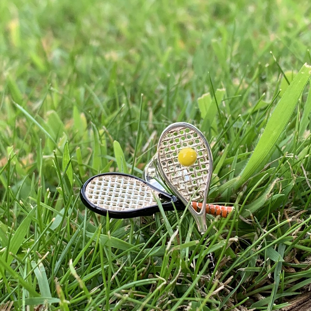HB_Jewellers's tweet photo. #SterlingSilver and #enamel #tennis cufflinks by @deakin_francis #isupportguildford #guildfordjeweller #guildford #jewellery #jeweller #deakinandfrancis #mensjewellery #cufflinks #cufflink #silver #enamel #surrey #british #bestofbritish #buybritish #dfclub #tennisaccessories https://t.co/x5UdhFfV7E