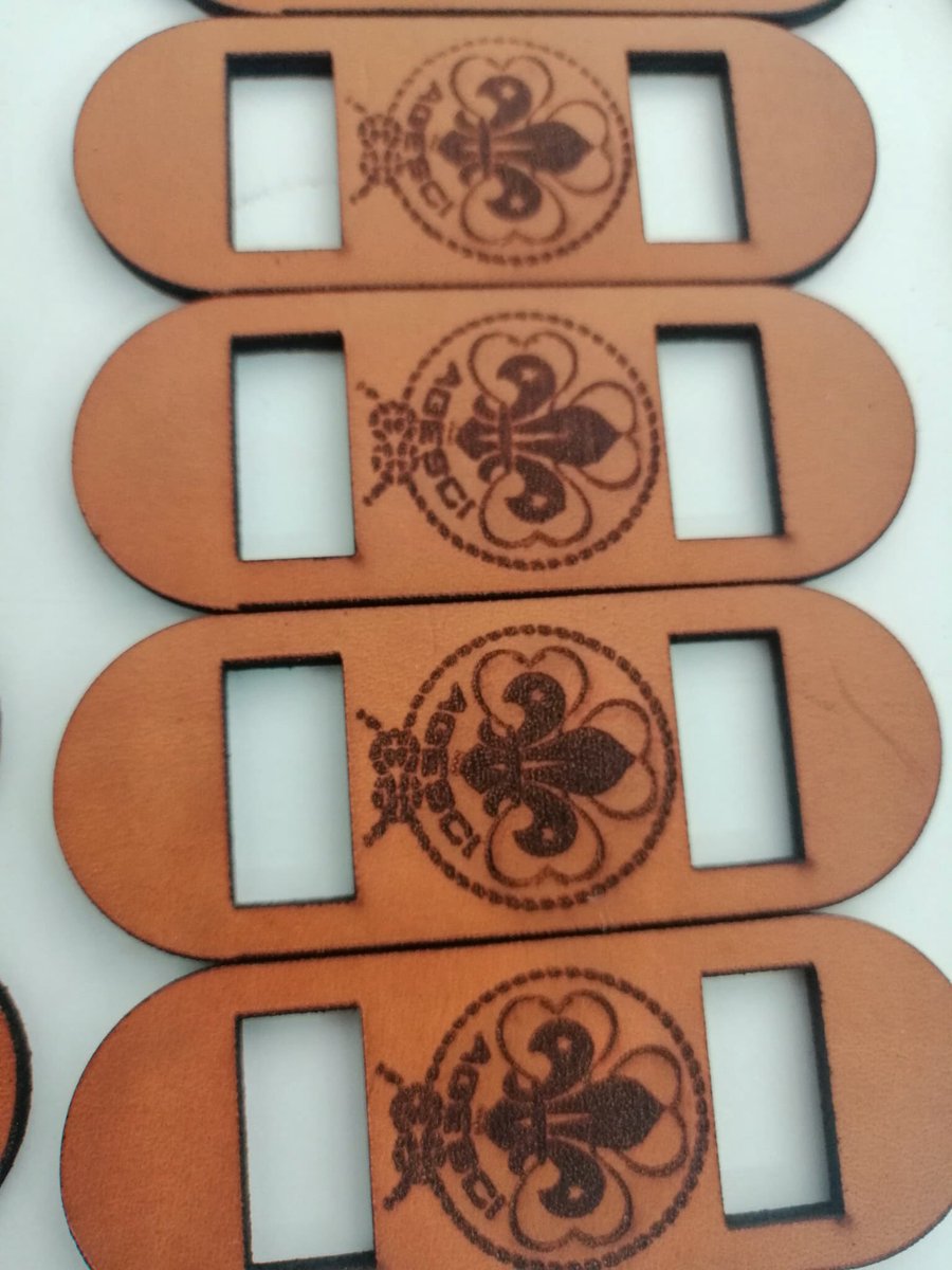 Make_in_Nuoro's tweet photo. Buona caccia e buona strada al gruppo scout della nostra città che ci ha chiesto un taglio laser su cuoio. Chi indovina a cosa serve questo curioso oggetto ? #makeinnuoro https://t.co/joqc66gSSJ