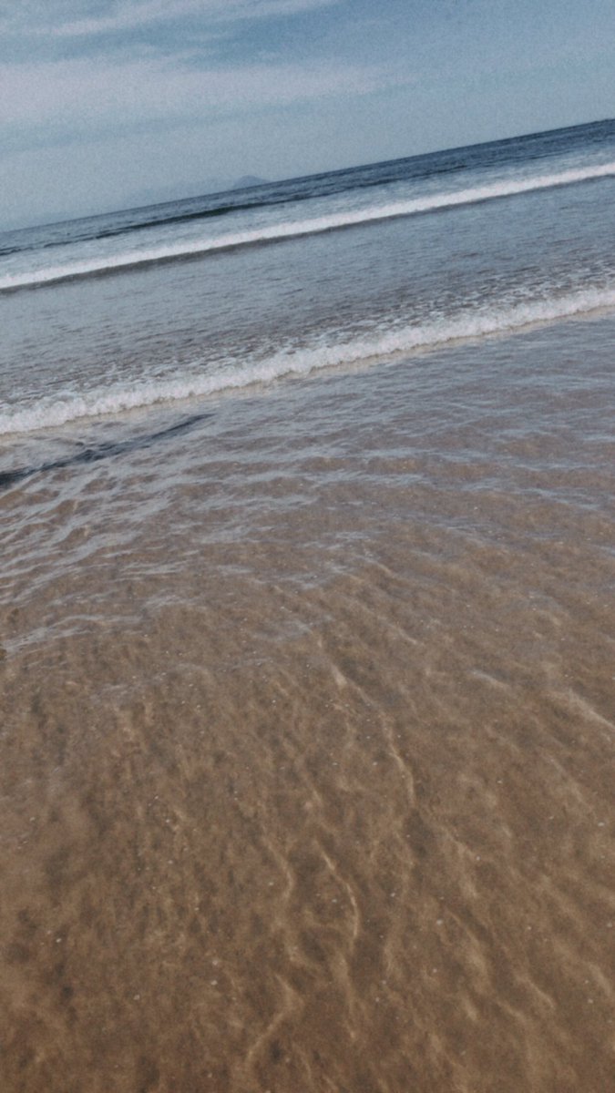 Rafamaid's tweet photo. 12/07/2020 - conheci o mar 🐚💙 https://t.co/SBmpGJCS5D