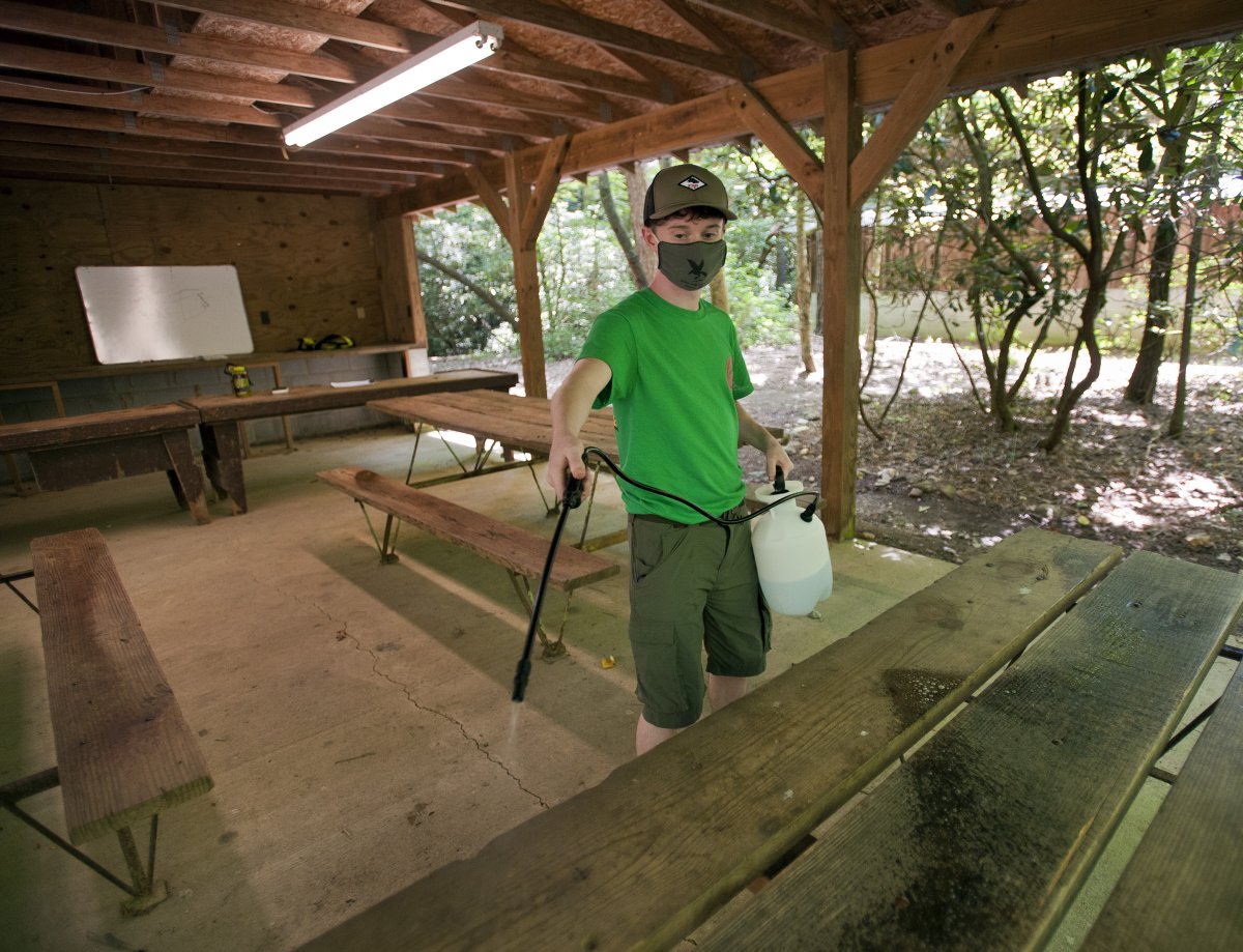 WUnksWSJ's tweet image. Photos: Wearing masks, washing hands, disinfecting and social distancing are part of the plan for keeping scouts safe at Camp Raven Knob, the only Scouts BSA camp open to residents in NC, SC and VA. bit.ly/38U0DnH via @JournalNow Story at bit.ly/304cqMp