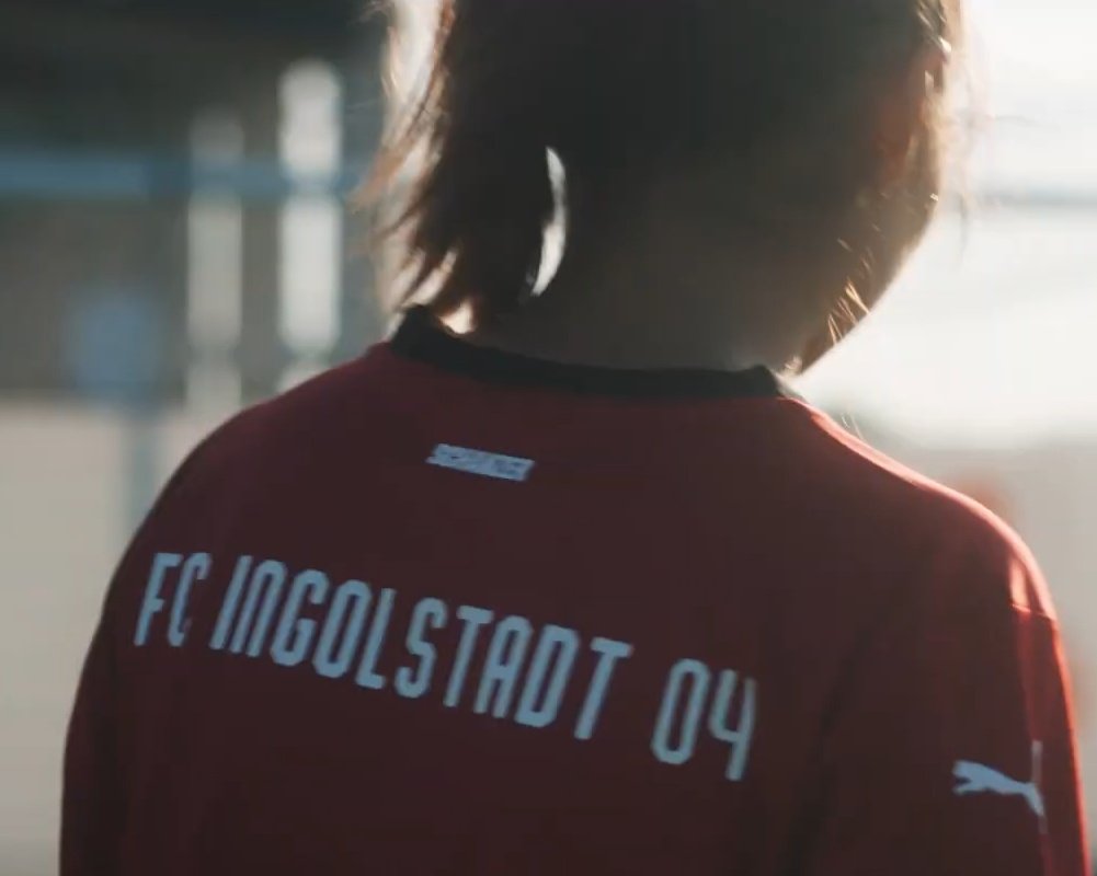 FussballBR's tweet photo. 3️⃣🇩🇪👕 O Ingolstadt apresentou a camisa que será utilizada como parte do uniforme "home" em 20/21. https://t.co/cfLD2J3nqU