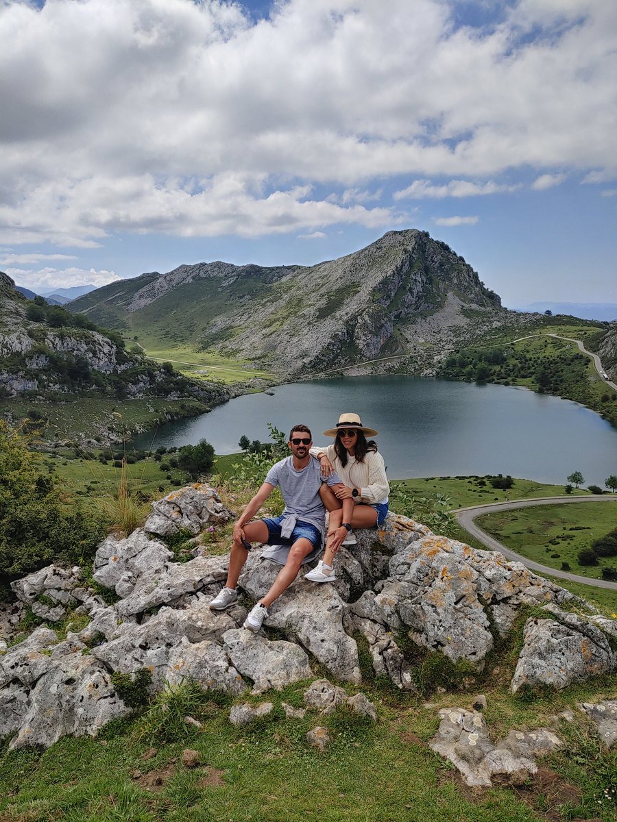 💙💛🗻 #lagosdecovadonga #lagoercina #lagoenol #asturiasparaisonatural #veranoenasturias
