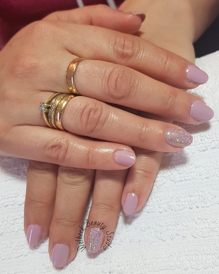 PureNailsUK's tweet photo. Show us your favourite #nails from today! π
We love these nails by Claire Noble using #EasiBuild, #HaloGelPolish in Wisteria and a loose #glitter! β¨ https://t.co/XkmJWPDaFM