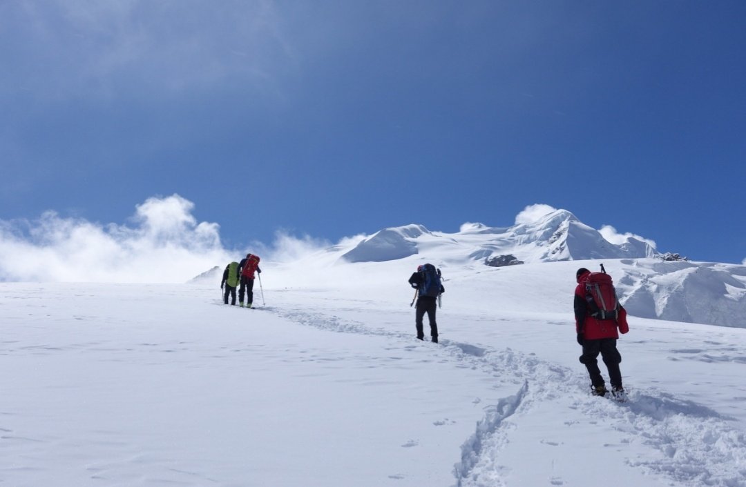 mapsandmountain's tweet photo. Only those who will risk going too far, can possibly find how far they can go

-T.S. Elliot

#Nepal #Himalayas #NepaliClimbers https://t.co/s7lzshy8yY