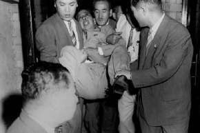 60年前の今日、当時首相であった岸信介が池田勇人の 自民党総裁祝賀会