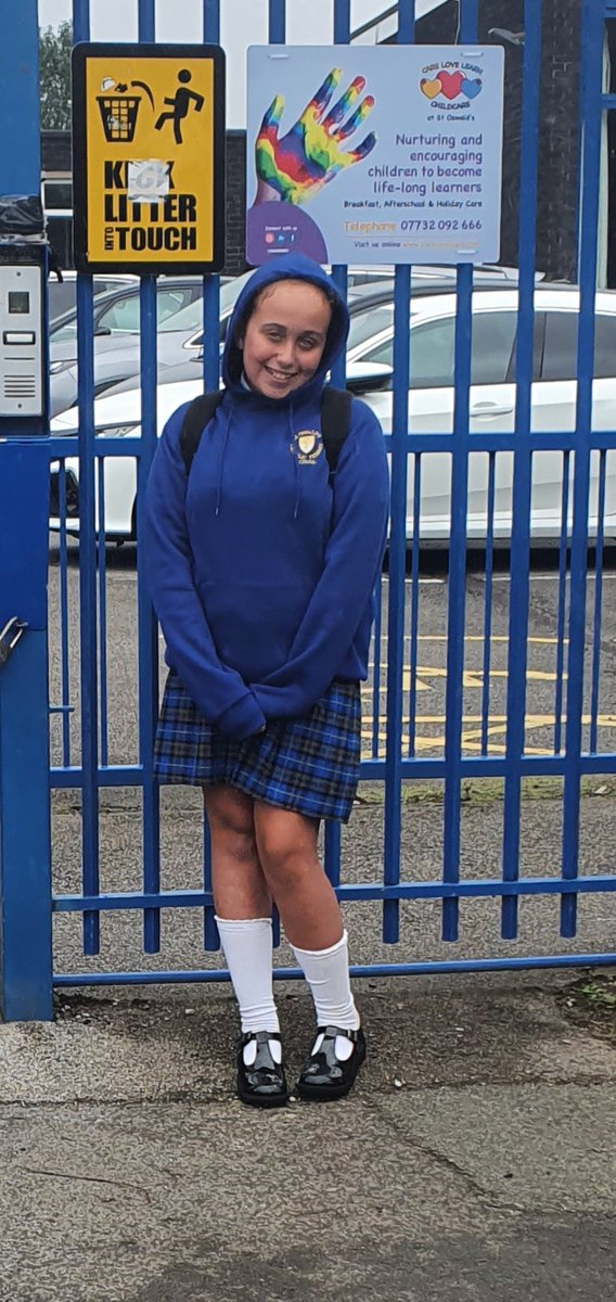 shellwalton12's tweet photo. Well Alicia's time at St Oswalds has come to an end, shes had an amazing few years, now onwards and upwards to St Edmund Arrowsmith 😊 @saintoswalds @SEACHS1961 https://t.co/6AvCwfssxb