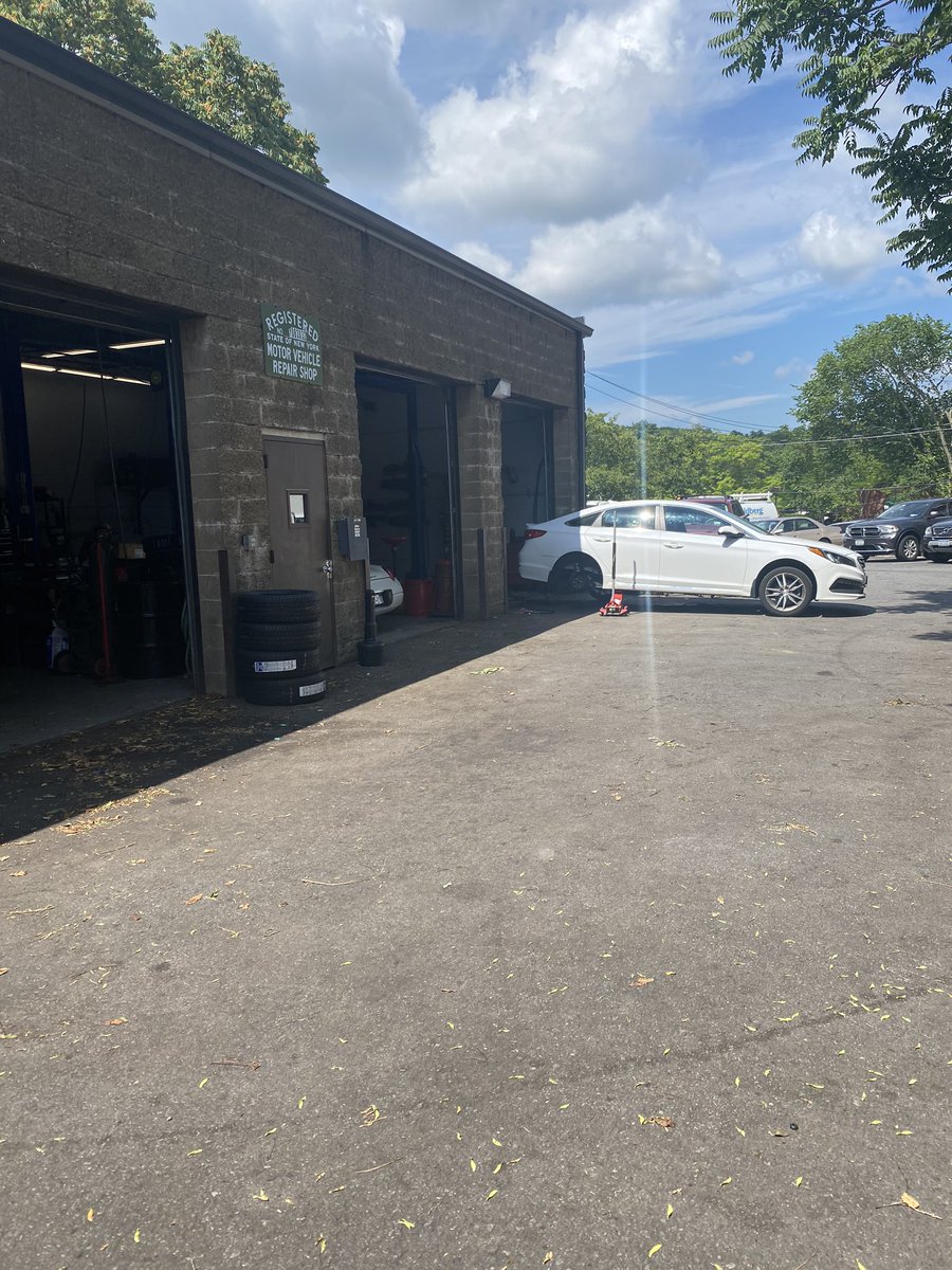 Dirkbjripp's tweet photo. @YorktownTire69 once again took great care of one of our vehicles on short notice when my daughters car got a flat tire. They continue to handle things well during COVID. https://t.co/kyNckAwwAc