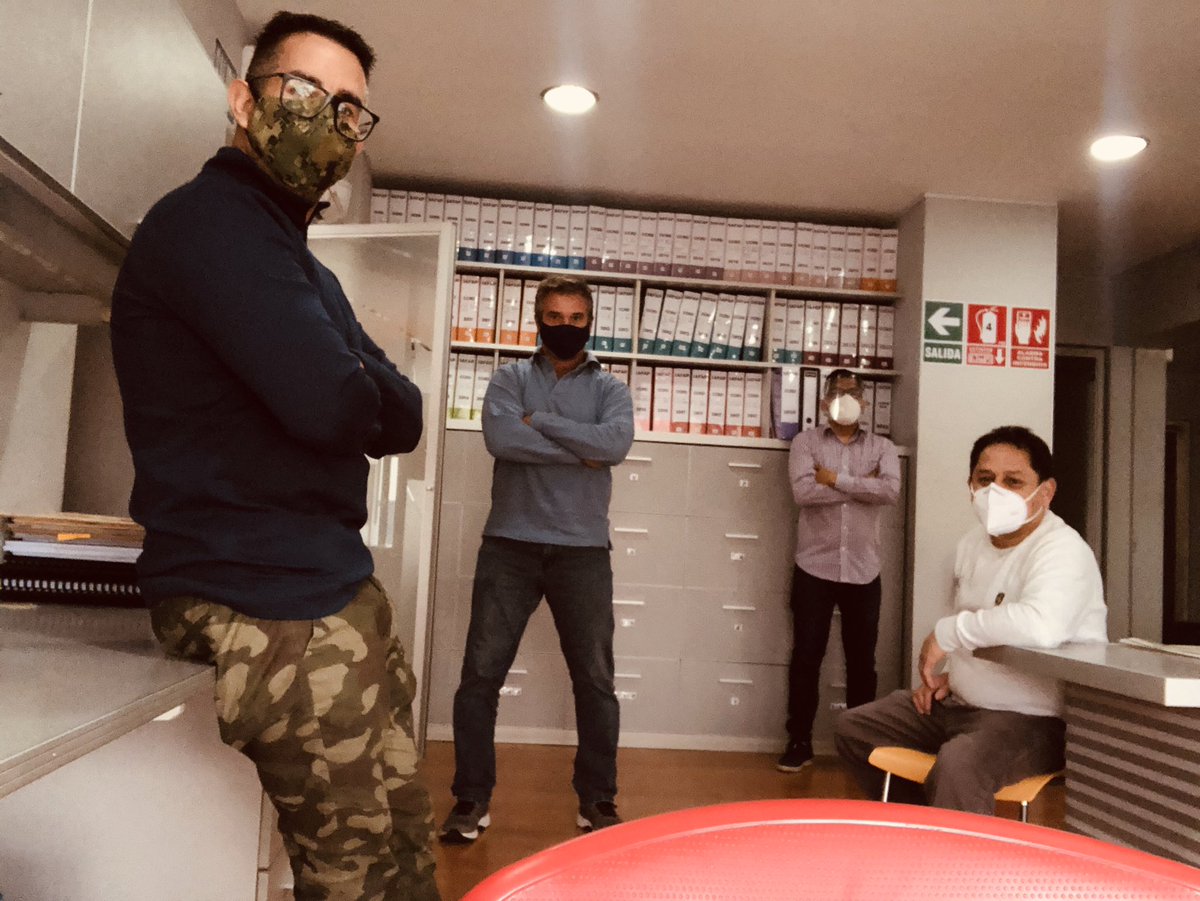 RsanguinetiCh's tweet photo. Laburando con el equipo Gerencial y Administrativo de Safap
#OficinaSafap
#CumpliendoLosProtocolos
#Salud #SafapCerca
#DefensaProfesional
#Safap https://t.co/YgWAxDBzaH