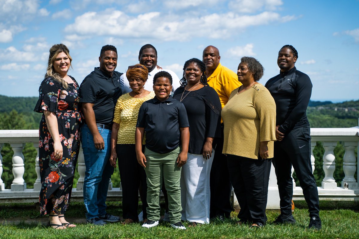 CortBraswell's tweet photo. "When all the dust is settled, and all the crowds are gone, the things that matter are faith, family, and friends." #FamilyMatters #BooneGoons https://t.co/0bG1XTeq5d