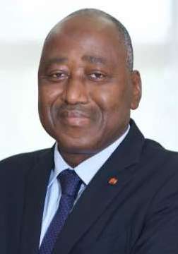 Sanwi_UE's tweet photo. 👏🏿☦👏🏻 RIP 👏🏻☦👏🏿

Au nom de @RoyaumeSanwi &amp; @Sanwi_UE, le Père Johann Ignaz Domas-Conzemius Nanan Aoussi II adresse ses plus sincères condoléances et l'assurance de ses prières à la famille du Premier Ministre Amadou Gon Coulibaly.

Que la lumière de Dieu brille sur lui. https://t.co/CBLaqAOO0F