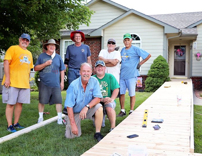 DerbyCF's tweet photo. Members of St. Mary-Derby Knights of Columbus & Woodlawn United Methodist Church joined forces to build a wheelchair ramp in Derby for someone with ALS. Matt Archer, John Maksimowicz, Bob Stuhlsatz, John Macera, Sal Saldivar, Hub Farres & Chris Egan. #AdAstraStrong #BCBSKS https://t.co/i8arWyLeC1