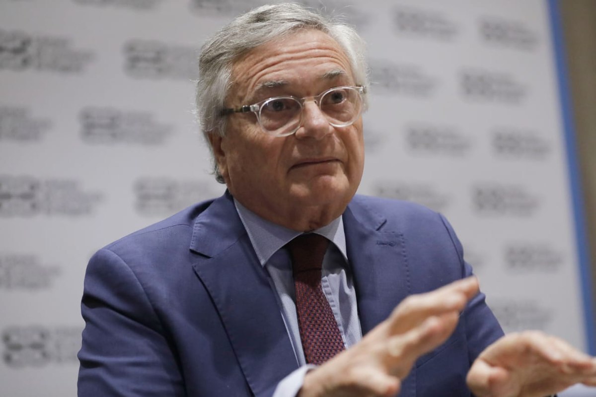 BrettonWoodsCom's tweet photo. #BWCom #MemberMon Moisés Naím, a distinguished fellow at @CarnegieEndow and the chief international columnist for El País, Spain’s largest newspaper. Over the past months, @MoisesNaim has provided crucial insight into the political and economic consequences of the #pandemic. https://t.co/U1ZIcfrLzo