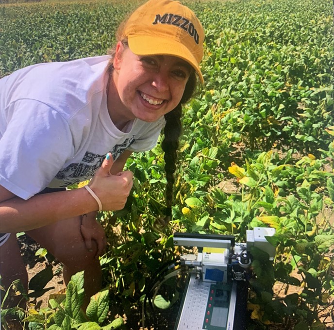 IPM_BugGuy's tweet photo. Big congratulations to Emily Althoff for successfully defending her MS thesis! https://t.co/jMDohJsOhf