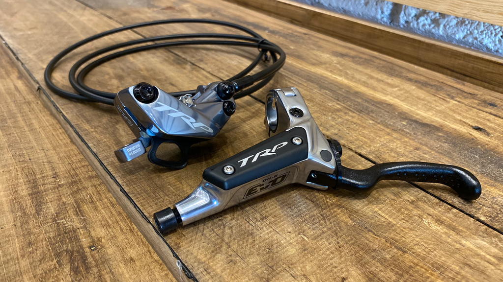 BikeXtore's tweet photo. 💎💍 Ya nos volvimos a resurtir de los DHR Evo de @trpcycling 💥 #topedegama #trpcycling 🛠️ #enduro 🚴🏻 #mtblife #bikeporn 🤤 #mtbbrakes #mountainbiking
https://t.co/6Yya7FTzqs https://t.co/fBUbIqDcTn