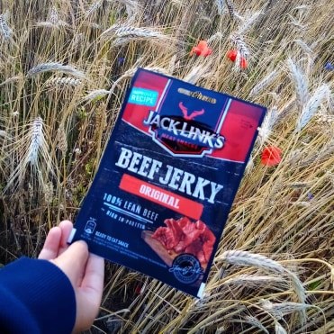 AsiaBeeJB's tweet photo. Idealna przekąska na wycieczkę #trnd #nowyprojekttrnd #jacklinkspl #beefjerky #protein #siłownia #przekąska #przekąskagracza #siłowniawdomu #treningwdomu #smaczneizdrowe #smacznego #food #proteinsnack #biał https://t.co/48lfoLMhzJ