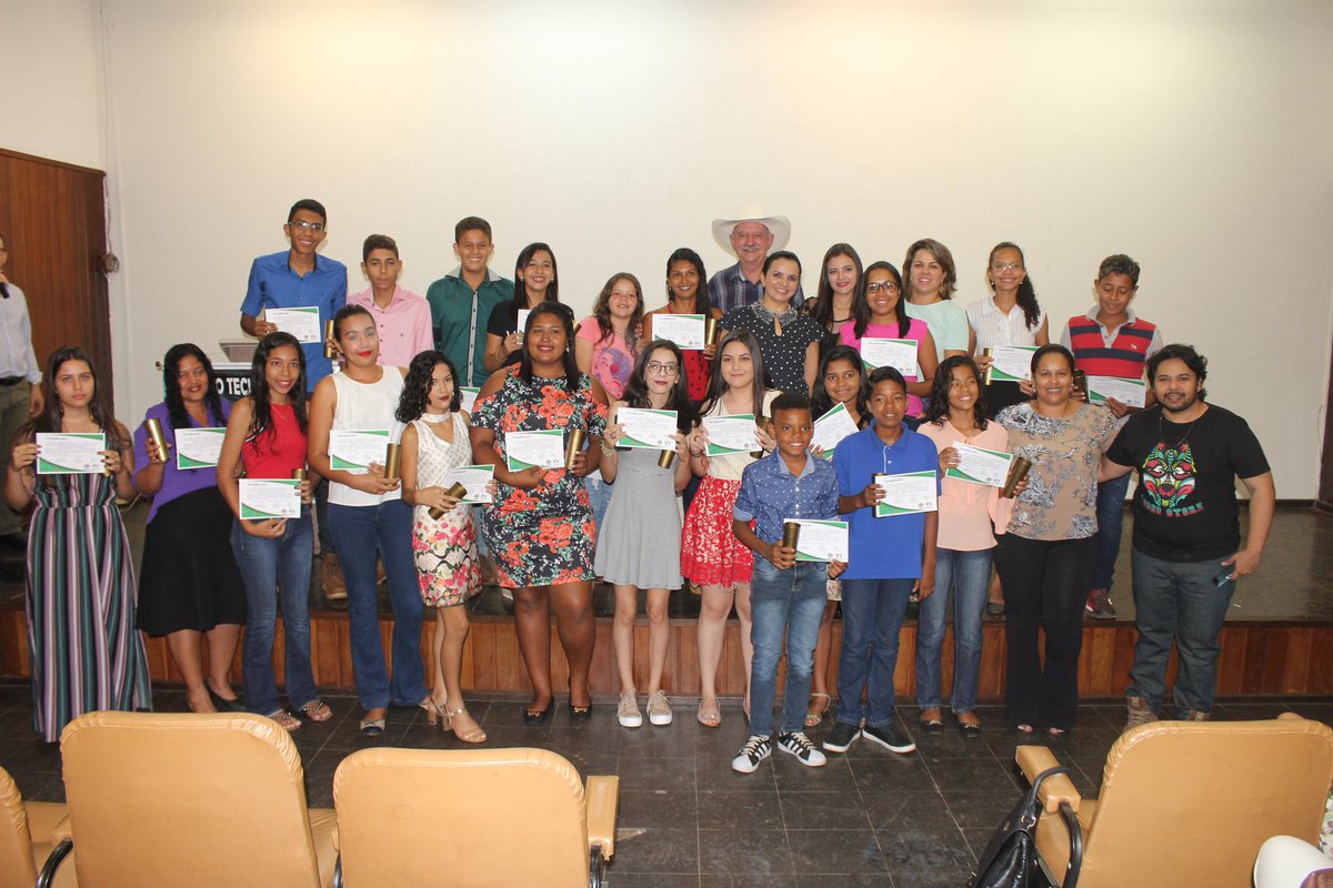 DinalvinhaViana's tweet photo. Hoje vamos de:
🖥️#TeclandoparaoFuturo...
Saudade de ver aquele lugar lotado de gente!!!
Logo logo tudo isso vai passar, e as aulas voltam ao normal🙏
#quetudovolteaonormal #ViceprefeitaDinalvinhaViana https://t.co/jCGgYo6PYb