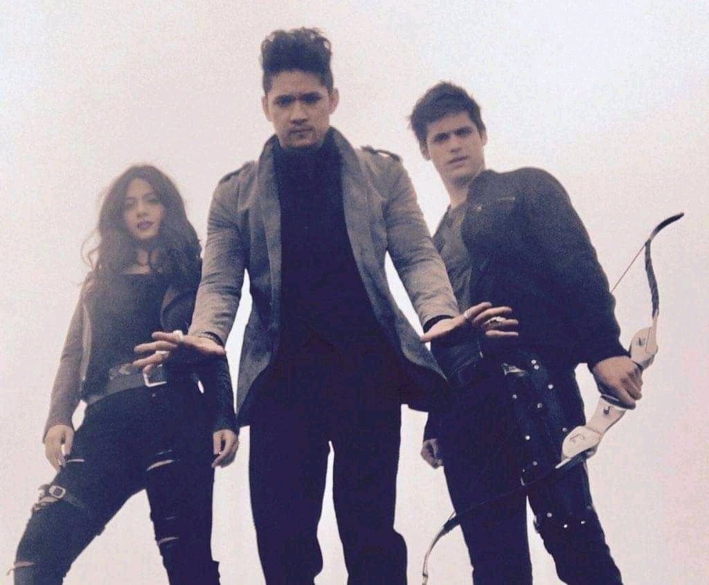 AlecLight10e's tweet image. @IzzyShadow_1