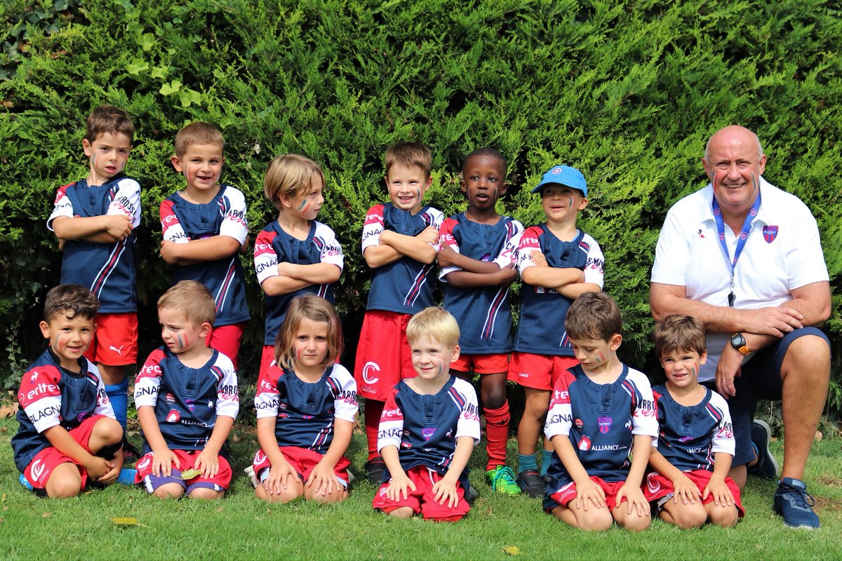👶🏻 Le baby rugby (3/5 ans) arrive à l'école de rugby, tous les samedis matins dès la rentrée !

📸 Photo de nos U6 parce qu'ils sont vraiment trop mignons, et Pierre aussi !

#blagnacrugby #caouecs #cap2022