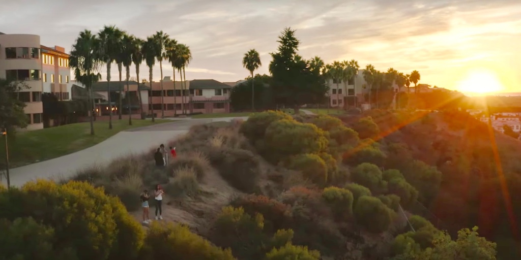 LMUAdmission's tweet photo. Missed our #LMUOpenHouse, but still need the info to find the college for you? Get access now at https://t.co/YRZXPEppTI.
#MotivationMonday
#LMU25 #TransferLions
#JesuitEducated #collegesearch #mycollege https://t.co/Hwi6RwgGj5